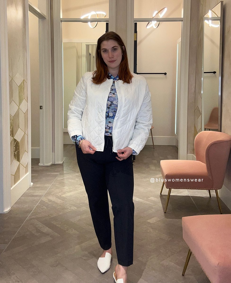 BlusWomensWear's tweet image. Wednesday Vibes

Jacket - #MarcCain
Top - #Rails
Pants - #Cambio