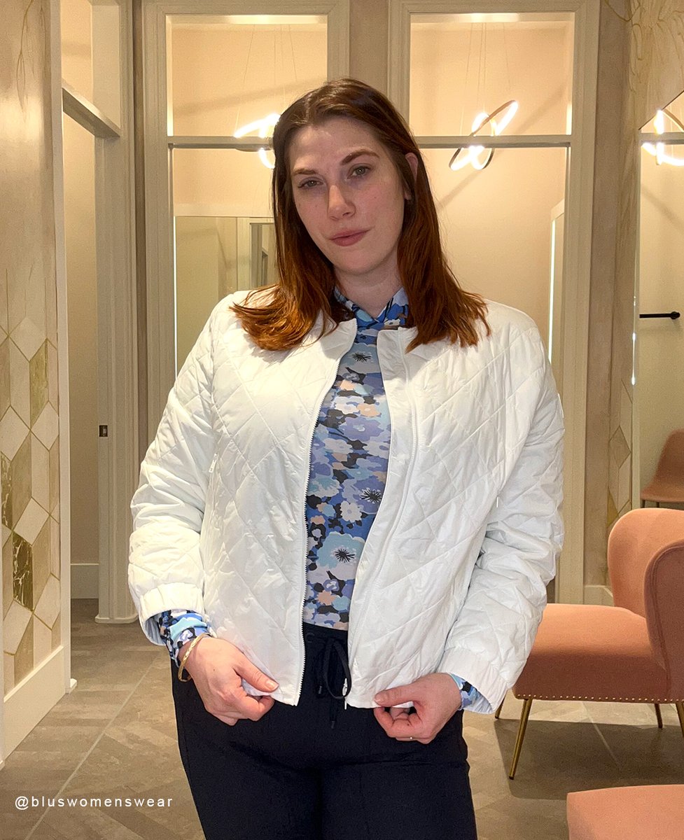 BlusWomensWear's tweet image. Wednesday Vibes

Jacket - #MarcCain
Top - #Rails
Pants - #Cambio