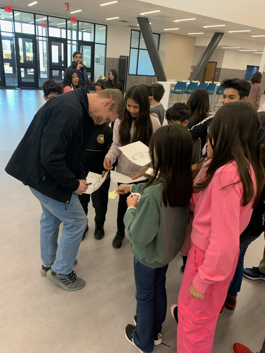 Fun fact about Assistant Dean, Mr. Haney - He's YouTube famous, especially among the elementary students in MISD! Last week, Smith Elementary 5th graders toured Vanguard &amp; once they spotted Mr. Haney, they swarmed him requesting his autograph! 
youtube.com/@HaneyScience/…