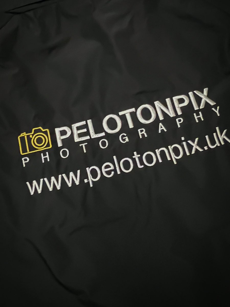 PelotonPix's tweet photo. New Kit Day
Massive thank you to @misupplies, Iβll be keeping dry capturing races this year. ππ»πΈπ΄ββοΈ
#cycling #cyclingphotographer #pelotonpix #keepingdry https://t.co/bUpDncgAHp