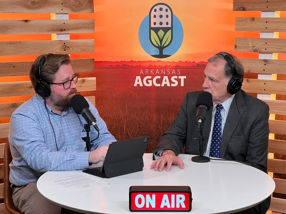 ArFB's tweet photo. We were proud to welcome Sen. @JohnBoozman to the #ArkansasAgCast studio this week to talk Farm Bill. Catch the episode Thursday &amp; hear about progress on the bill. If you need something to hold you over, here's the entire archive of shows! https://t.co/JxHesitvjS https://t.co/EYuRRemjwl