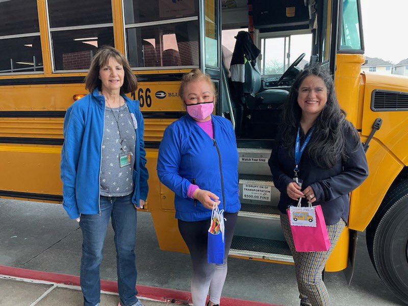 CubbyBearReport's tweet photo. It’s Bus Driver appreciation day! https://t.co/cP4YZS5h0B
