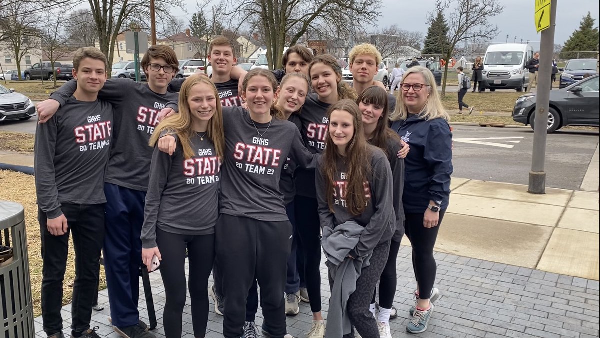 sbelkGH's tweet photo. Good luck to our 11 Swimmers who are heading to the State Meet. We sent them out in style! Good luck and Go Bobcats!! #GHSDreamBig https://t.co/B0eWyZt4xq