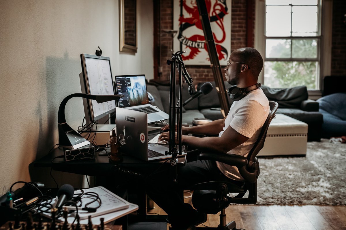 docranroland's tweet photo. A society without value creators eventually dies. Therefore, we should reward &amp; acknowledge those who provide value in our communities to motivate more value creators. https://t.co/oEah8tXfuR