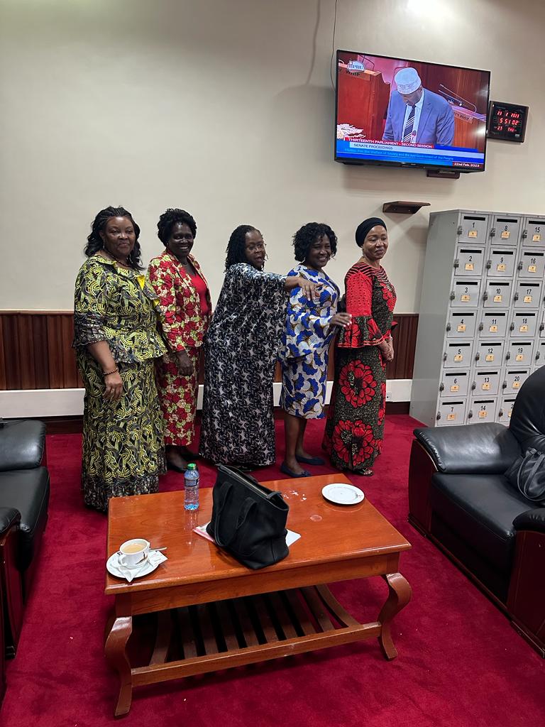 KEWOPA's tweet photo. #SupportingLocalDesignersKE
#WomeninPoliticsKE @SenJanetOngera @CrystalAsige Sen. Agnes Kavindu, @SenHamidaK @MargaretKamar, Sen. Beth Kalunda https://t.co/SUL2daWjM0
