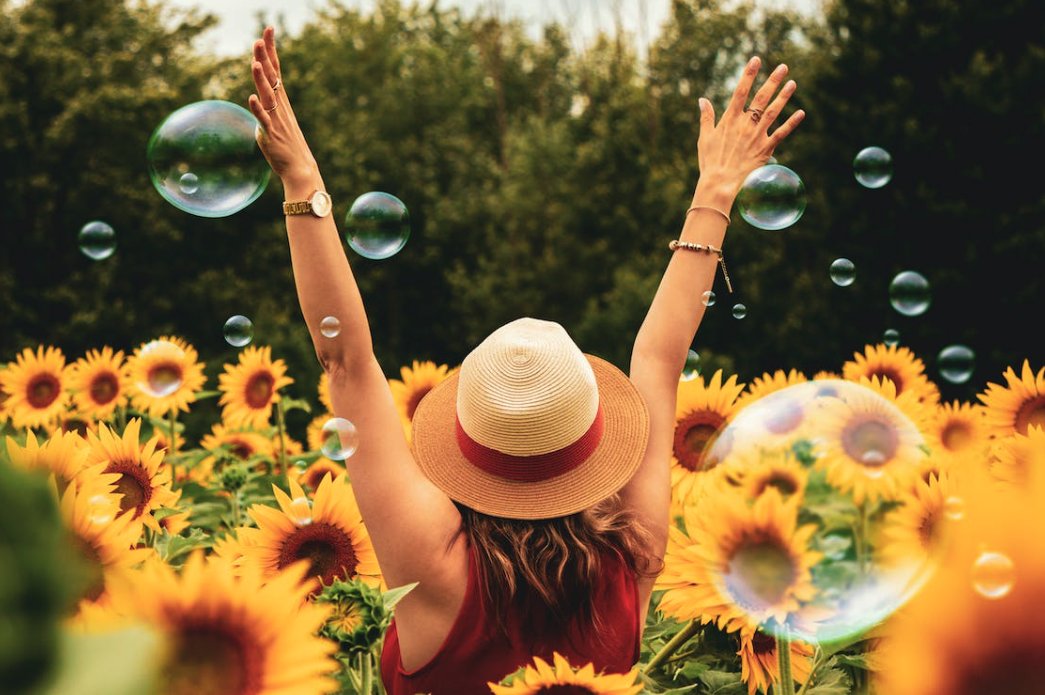 johnrampton's tweet photo. I’ve spent years studying happiness. Here’s what actually makes for a happier life - https://t.co/4CceWgaMDj - https://t.co/irMefVfzNI by Christopher Boyce #happiness #mentalhealth https://t.co/yCPtI4B3ar