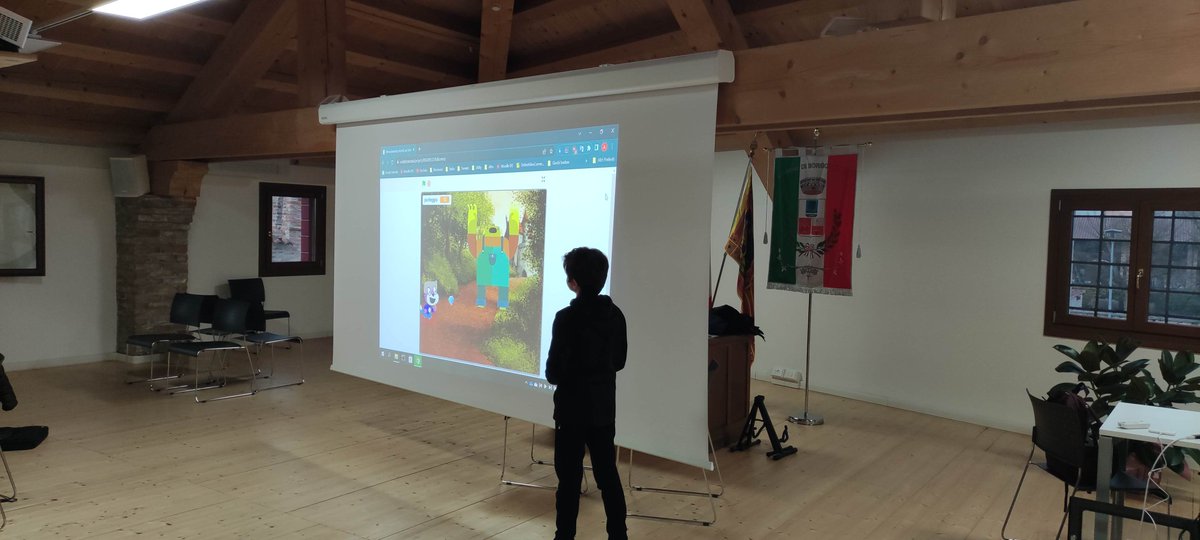 coderdojobv's tweet image. Sabato siamo tornati in presenza per inventarci nuovi splendidi videogiochi con i nostri scratchers! Ed è solo il primo incontro...rimanete sintonizzati!