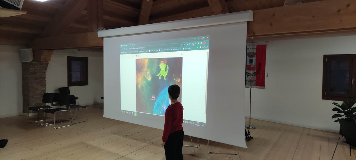 coderdojobv's tweet image. Sabato siamo tornati in presenza per inventarci nuovi splendidi videogiochi con i nostri scratchers! Ed è solo il primo incontro...rimanete sintonizzati!
