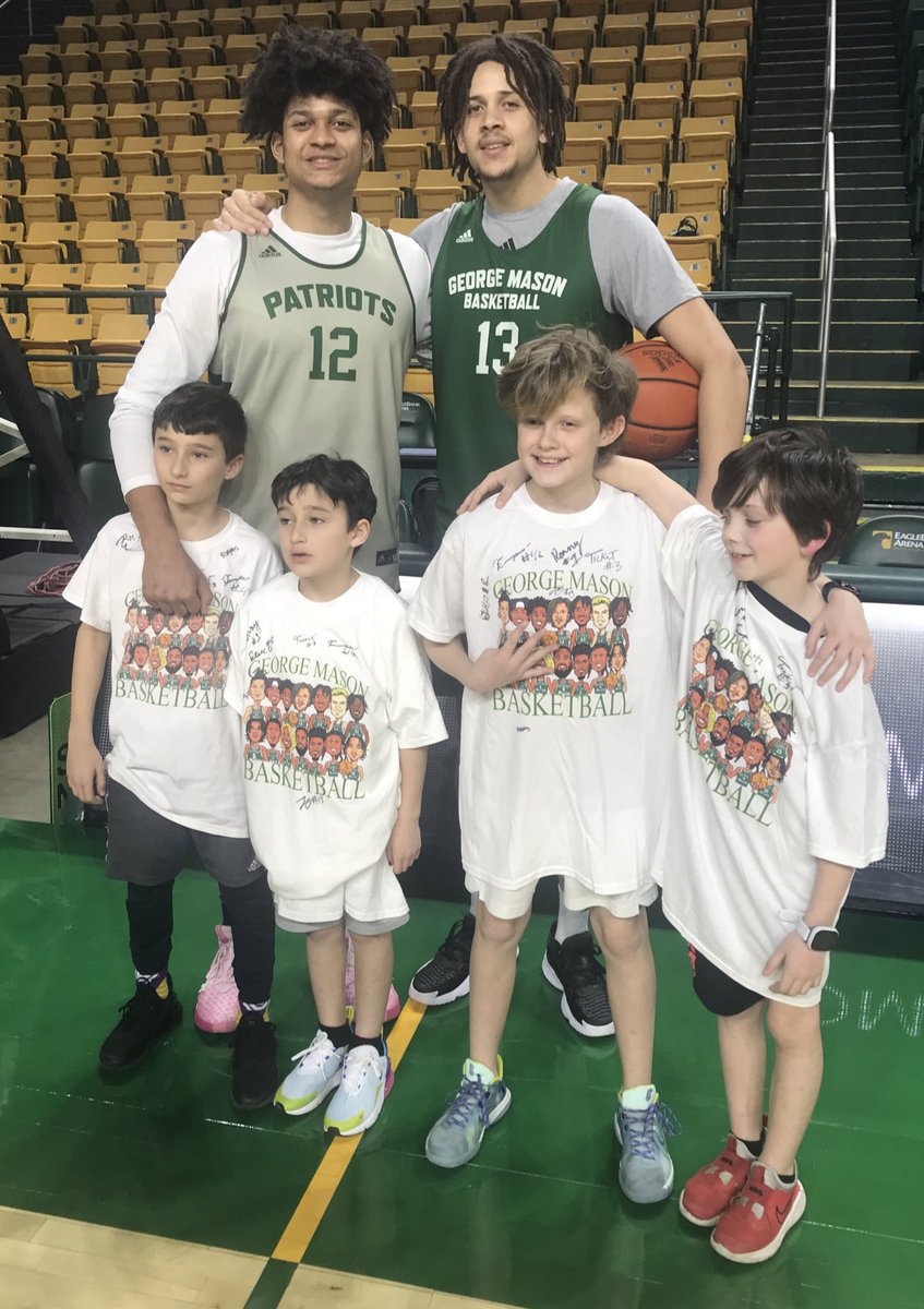 MNTNMVR_777's tweet image. 🏀 The ultimate @MasonMBB experience! Brothers on the #LittleLegendsWarriors team took a photo with Mason’s Oduro brothers, @PeterOd24484265 and @josh_oduro‼️ (7/8)

#FeelTheMasonMBBLove
#RockWithUs