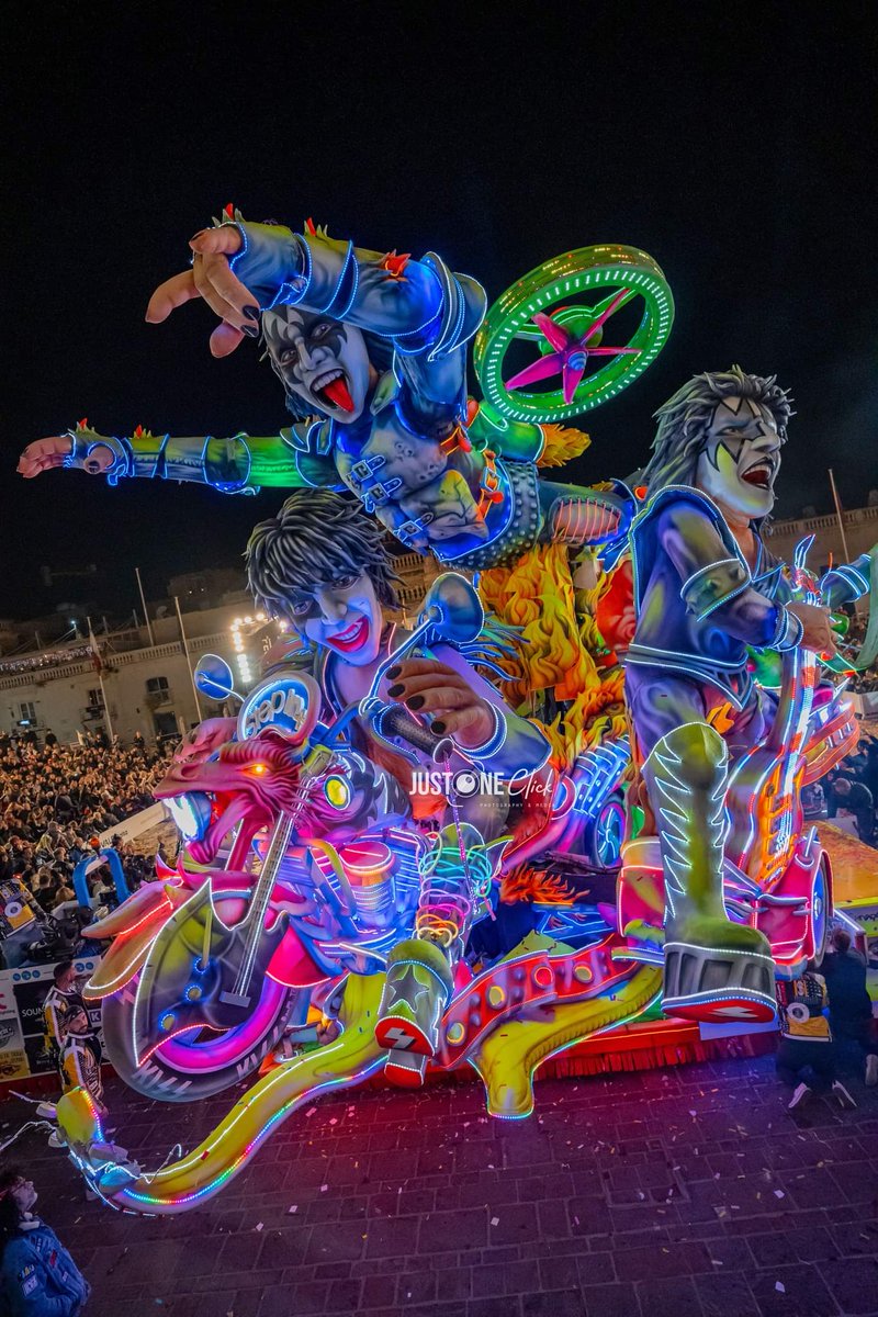 kiss's tweet photo. The #KISS float won the Malta Carnival! Congratulations to DonPe' Carnival Company. #KISSisEverywhere! https://t.co/RYHGpyz6LB
