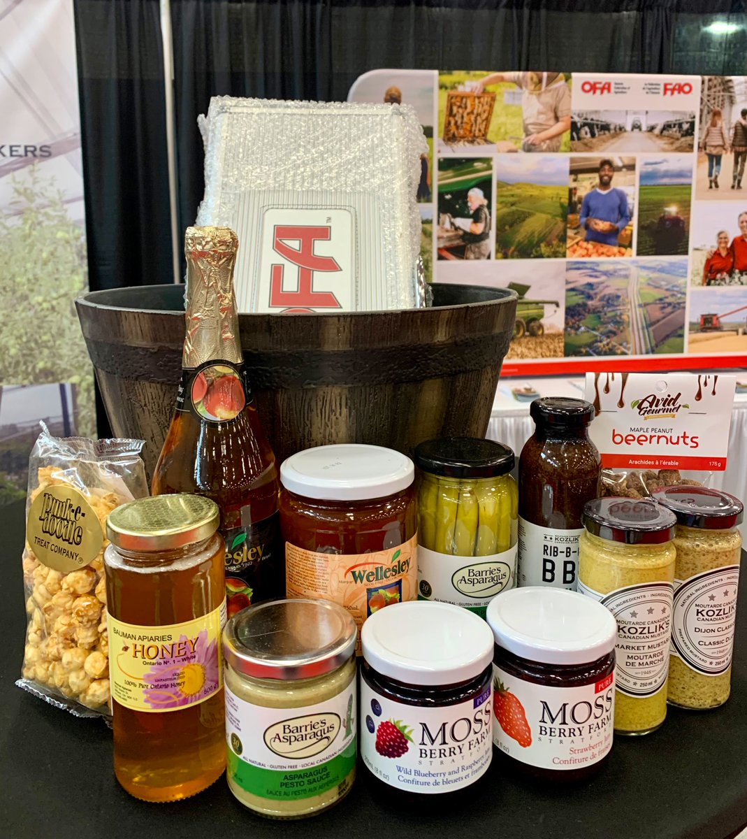 OntarioFarms's tweet photo. 👋Are you attending #ofvc2023? Be sure to visit #teamOFA at📍booth 808 to enter to win our local food prize basket. It’s full of goodies from all across #ontag and includes an OFA branded bbq set 🍎🫐🍓🐝 https://t.co/SuCuCNwOSR