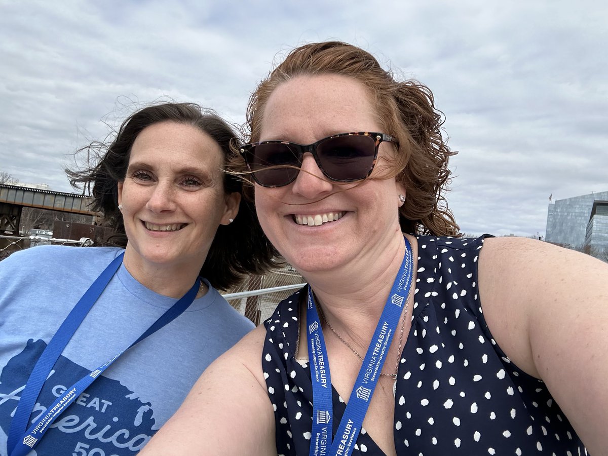TheOtherLori's tweet photo. Our Wednesday Walkers at Work group enjoyed a 3.5 mile walk. Took them down the Floodwall trail which made the route a 1/2 mile longer.  Amazing the things people haven’t seen around our city. Runners see it all. #walkingatwork #RVA #runchat https://t.co/16Y3vfGZmw