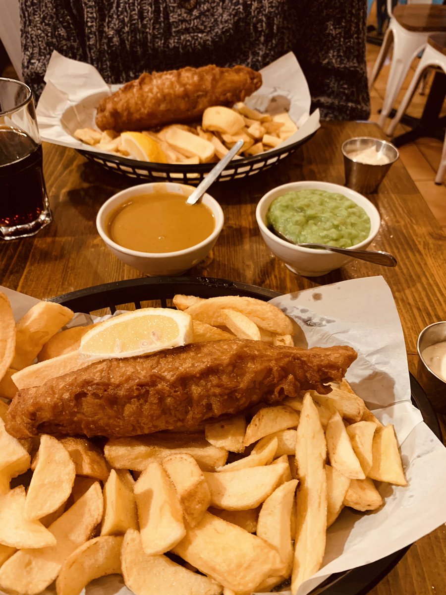 This is the best meal I’ve ever had! <a href="/Suttonvegan/">Sutton & Sons Vegan</a> in Hackney have a full #Vegan menu! We had the “fish” &amp; chips! It was unbelievable! 🤤