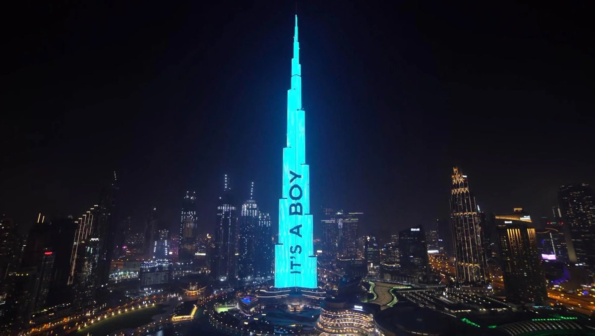 jus10s's tweet photo. @troy2117 @BornAKang It only cost 90k to do your gender reveal at the Burj Khalifa lol https://t.co/QzkrmH8Fqf