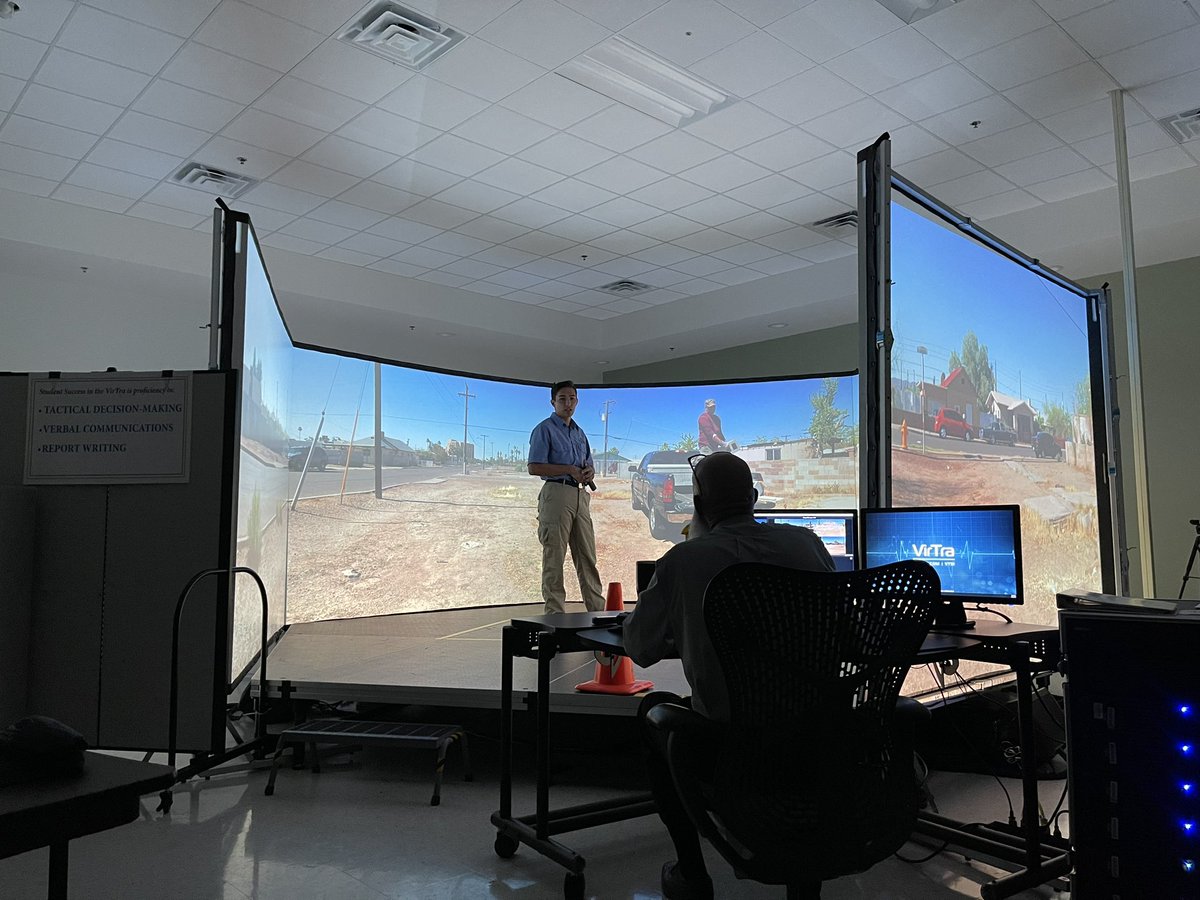 IRSC_Alpha's tweet photo. Retaining more through incorporating hands-on learning in the VirTra room. This afternoon Professor Dewey gave students proper de-escalating skills in confrontations. #CriticalThinkingSkills #DeescalationTraining #VirTra #DecisionMaking #Communication #Analyzing #UseofForce https://t.co/xbMmQYr4su