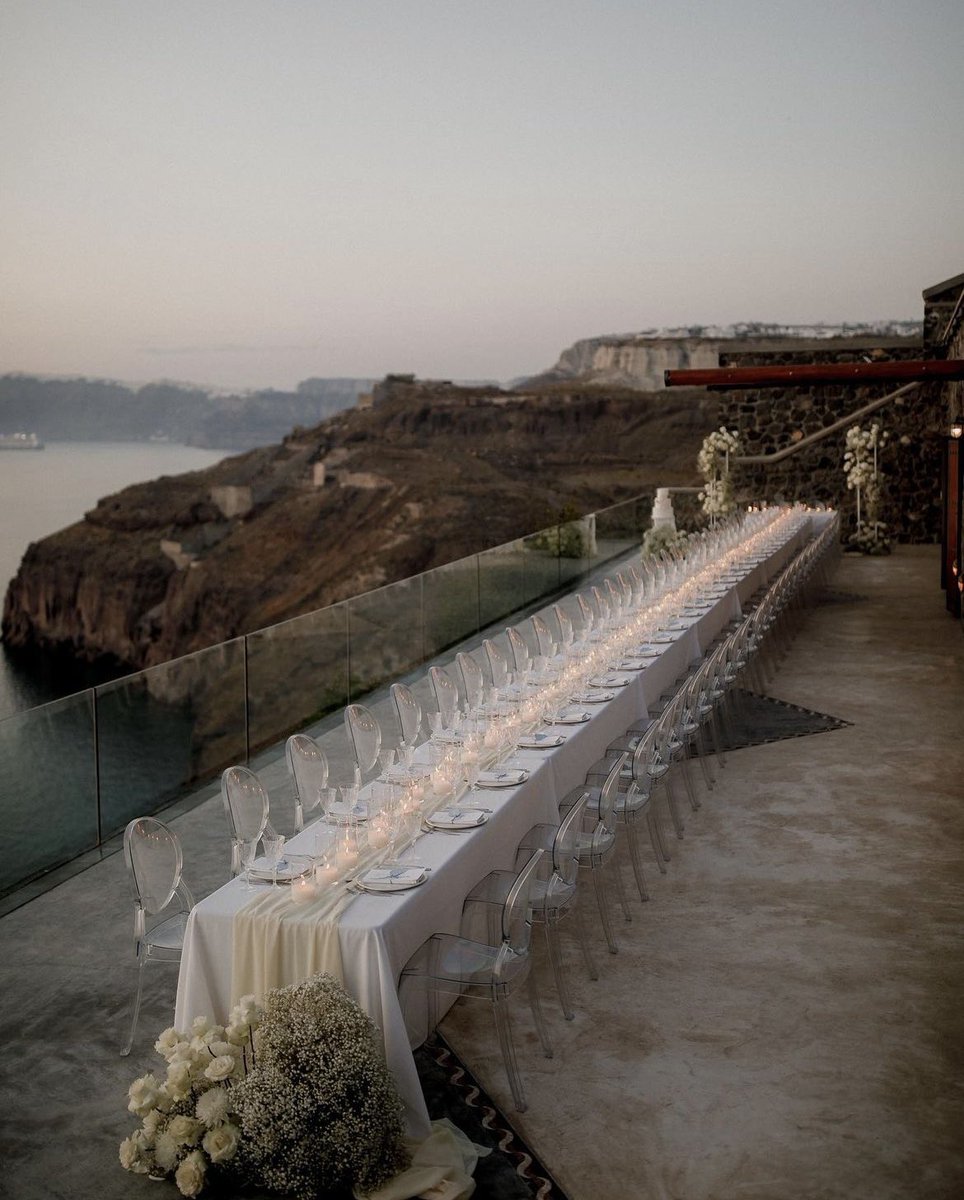 unabodaoriginal's tweet photo. Mesas imperiales, perfectas para largas sobremesas 💕 #boda #bodas #ramonovia #bodasdiferentes #wedding #weddings #casament #casamento #casamiento #marriage #matrimonio #blogdebodas #unabodaoriginal #weddingphoto #weddingphotography 📷 @whiteonblackstudio WP: @tietheknotsantorini https://t.co/Ix9h4Jkyu5