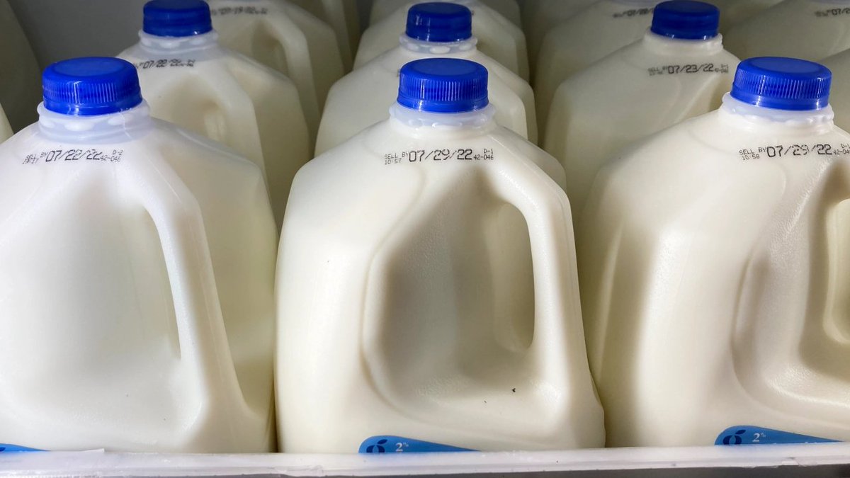 thehill's tweet image. No cow needed: Oat and soy can be called milk, FDA proposes thehill.com/homenews/ap/ap…