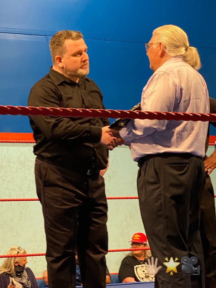 fredstyle88's tweet photo. Photos I took of @JerryWJarrett when he came to visit @DustinStarr @thegunshowbret1 @STEELTRAP76 @Mem_Wrestling #MemphisWrestling #FiveStarrFanCam
#ripjerryjarrett https://t.co/IpOpwwqLCJ