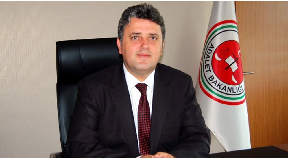 Mustafa22741045's tweet photo. İnsaniYardıma Operasyon 
Manisa Cumhuriyet Başsavcısı Ali Ulvi YILMAZ ve Sulh Ceza Hakimi Nihat KAYA https://t.co/FSVed6fgMi