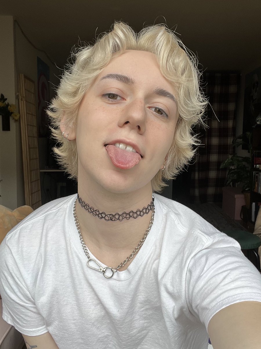 Spencer_sunboy's tweet photo. Got my roots redone and decided to go lighter, but I’m not sure it’s as flattering as the darker blond I had before 😅 https://t.co/Q6NgSHjjwv