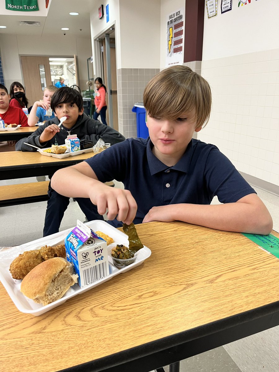 gisdnutrition's tweet photo. πDid you know that one cup of cooked collard greens contain more calcium than milk? π₯¬ Students who tried these great greens said will be requesting them at home! π‘
#harvestofthemonth #newfoods #newflavors #nutrientpacked #localtexas #eatlocal #eatyourgreens https://t.co/m7yM4Le0S0