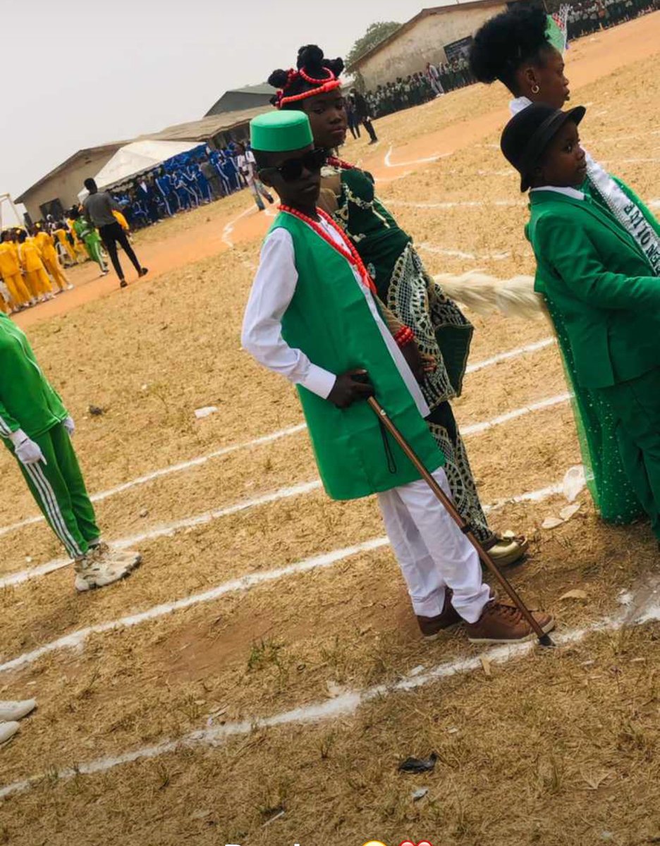 Funboy914843734's tweet photo. Your first time being to an inter house sport 
Me: https://t.co/F0I7okbIzb