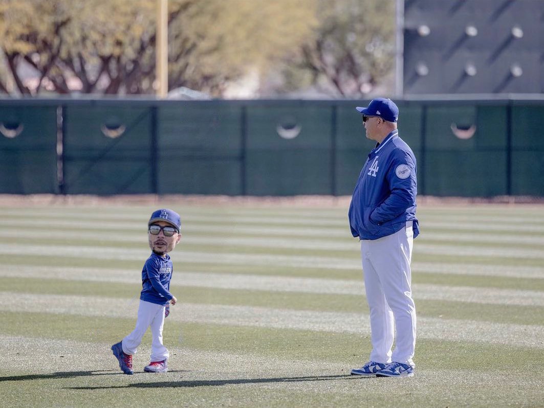 DoyersDave's tweet photo. Mini Doyers are back #Dodgers https://t.co/tmvGJtxgz5