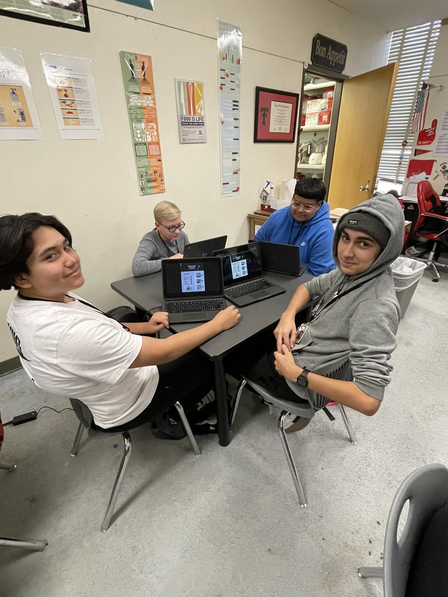 Kristi Starr ❤️️s Libraries tweet media