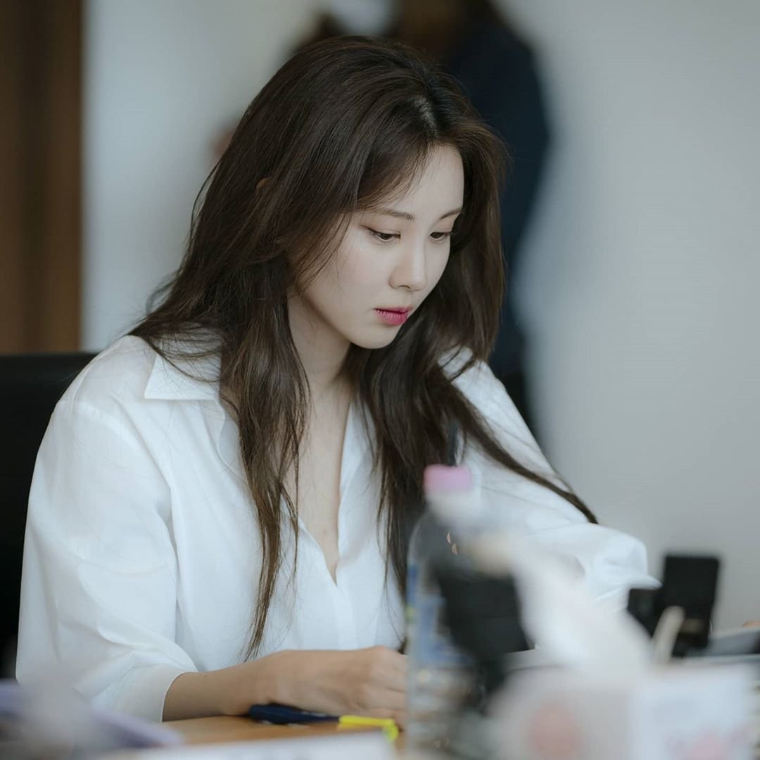lemonseojuu's tweet photo. Seohyun at the script reading for #PrivateLives (2020) & #FindingtheKing (2023)💕 https://t.co/CFUThjxahy