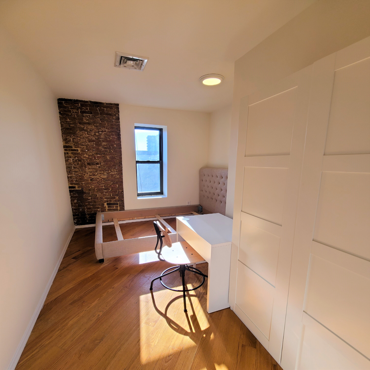 padspinapp's tweet photo. No Fee New York Apartment! LRG 4 BDR $3,100
@padspinapp. Click link to view listing &amp; to book a viewing: https://t.co/UvflkOJRX5

#PhiladelphiaApartments
#PhillyApartments
#ApartmentsInPhilly
#PhillyHousing
#PhillyRealEstate
#PhillyLiving
#PhillyRentals
#CenterCityApartments https://t.co/fc9rdlVH7a