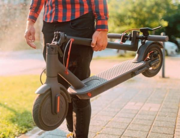 Verkeerde voorlichting e-steps, zorg dat u zichzelf goed voorlicht. Een bericht gemaakt door <a href="/RDWnl/">RDW</a> die we hier even delen. Goed om te weten! Klink de link: bit.ly/3VdYaLC