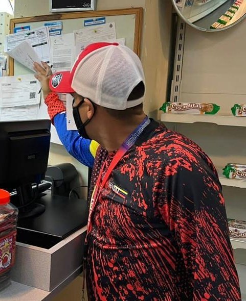 SENIAT_Oficial's tweet photo. La fuerza fiscalizadora del @STIAMirandinos hoy en operativo de levantamiento de información y divulgación de #IGTF e #ISLR en comercios del municipio Carrizal.
#PorVenezuelaDeclaraYPaga
#SENIATPotenciaLaEconomía https://t.co/7cJzSKtrWd