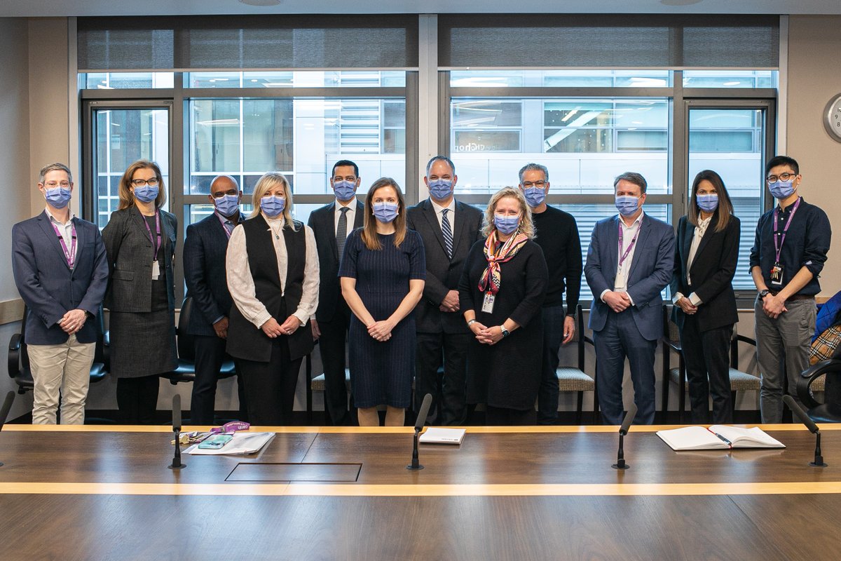 Thank you <a href="/dtfeinberg/">David Feinberg (he/him)</a> and the <a href="/OracleHealth/">Oracle Health</a> @Cerner Team for visiting CAMH this morning to discuss how we can maximize our impact on #mentalhealth through digital innovation. 🙌