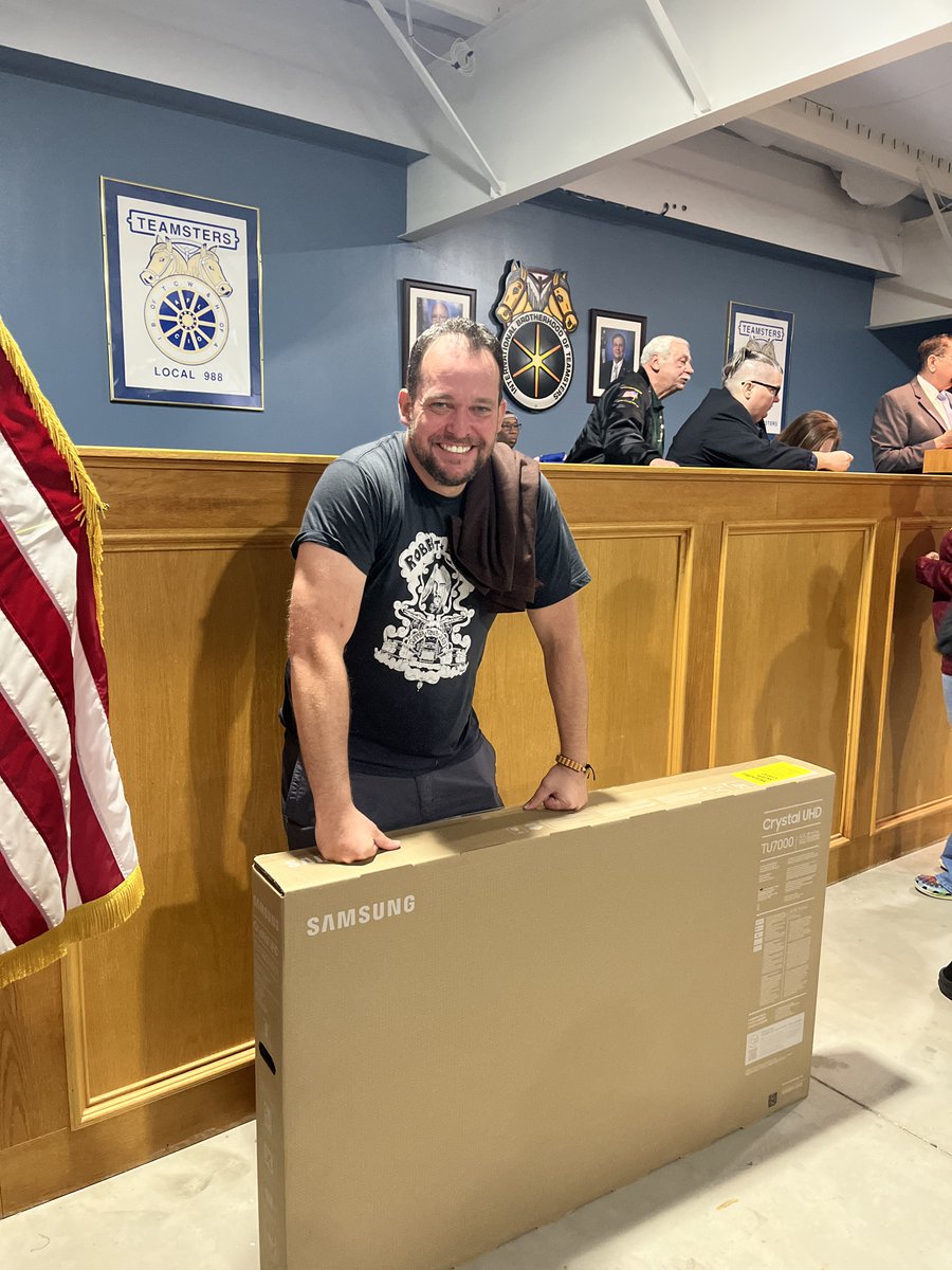 teamster988's tweet photo. Congratulations to Member Chris McClure of UPS, who won the raffle for a new TV at the General Membership Meeting!
#988Strong https://t.co/0n6pienSix