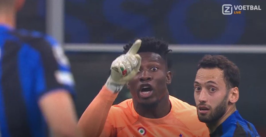 foet247europa's tweet photo. Onana tells Džeko to ''shut up'' #INTFCP #UCL https://t.co/r9O7GUlYE6
