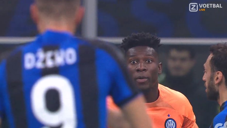 foet247europa's tweet photo. Onana tells Džeko to ''shut up'' #INTFCP #UCL https://t.co/r9O7GUlYE6