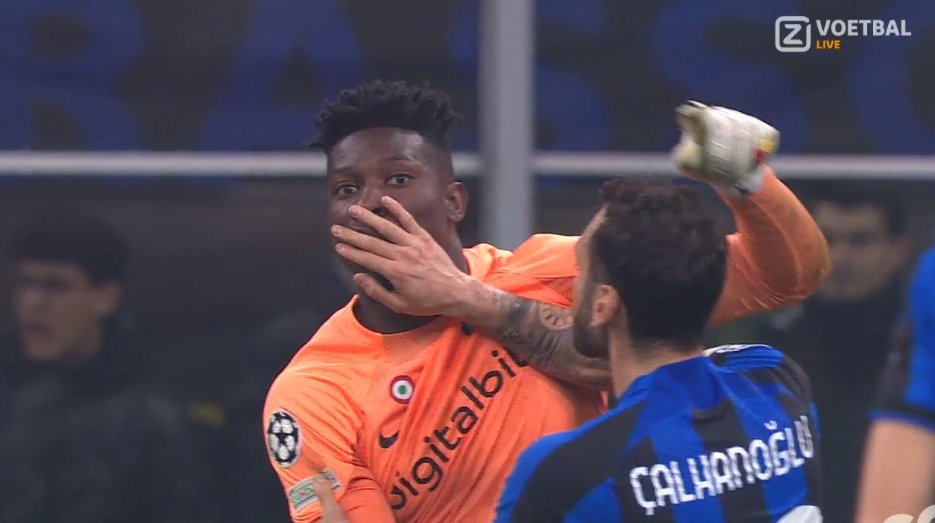 foet247europa's tweet photo. Onana tells Džeko to ''shut up'' #INTFCP #UCL https://t.co/r9O7GUlYE6
