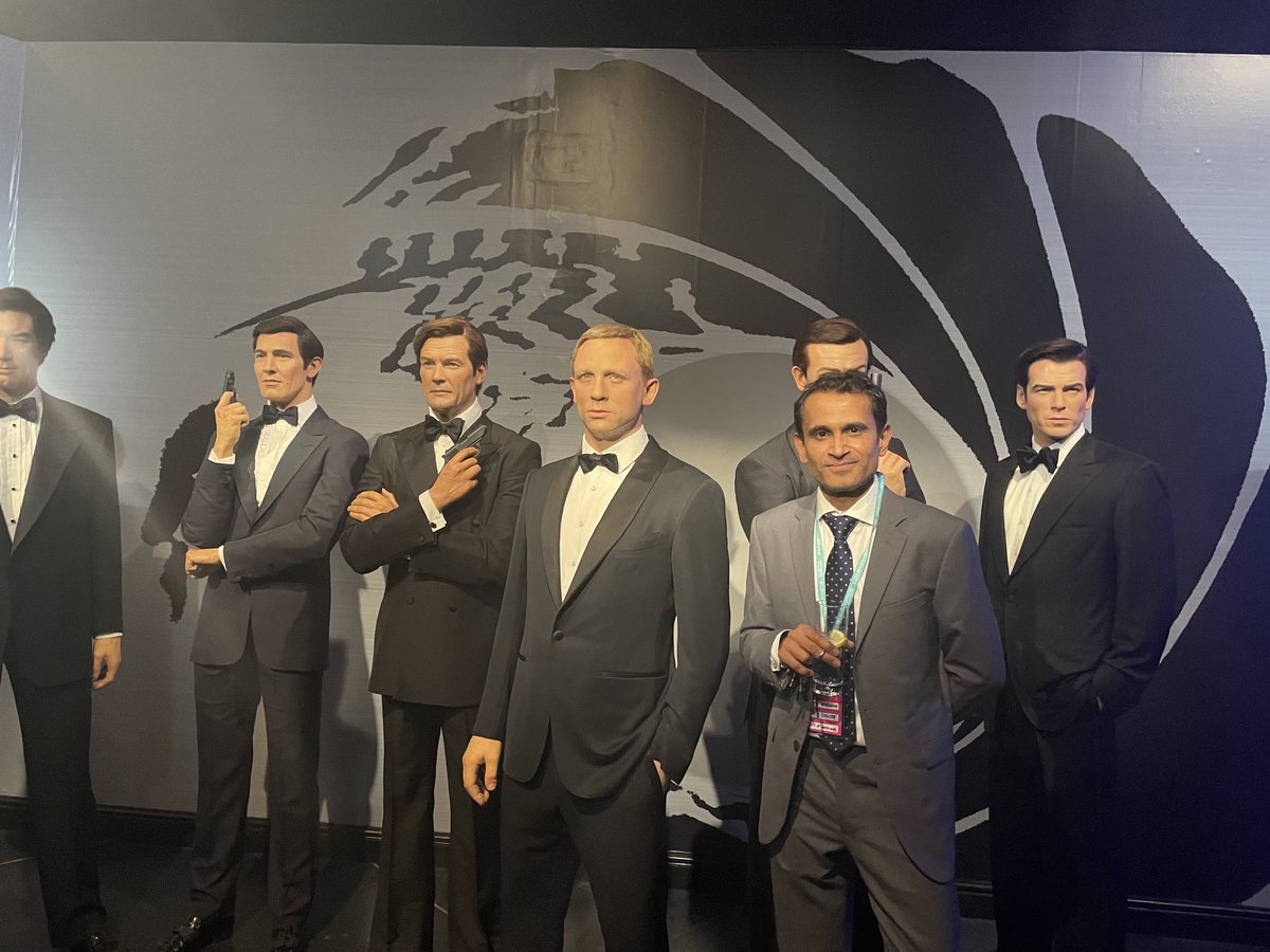 Will the real James Bond please step forward! ⁦<a href="/DrMGZariwala/">M Gulrez Zariwala</a>⁩ ⁦<a href="/LifeSciWestmin/">School of Life Sciences, University of Westminster</a>⁩ ⁦<a href="/UoWNutra/">UoW Centre for Nutraceuticals</a>⁩ #UoWCelebration