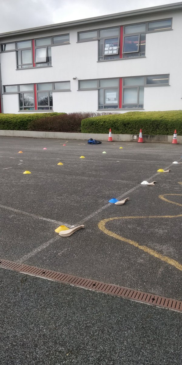 CianDea's tweet photo. "Ash" 🏑 Wednesday in @ennisns today. First day of hurling with juniors and seniors.
 @McNially 👢young lad on the ground just like himself 

@CLGEireOgInis https://t.co/HYIxdctiYr