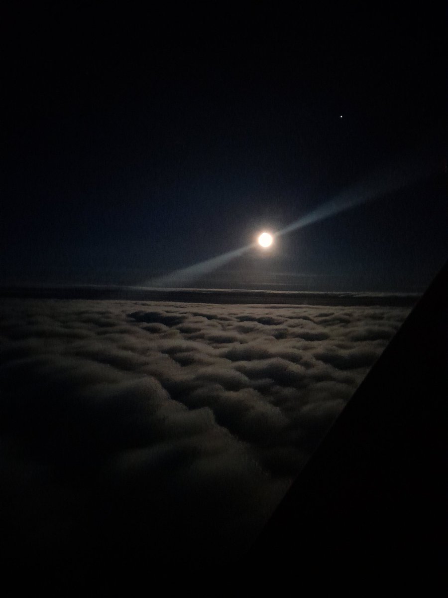 Tweet para apreciar la luna (Suban sus fotos) empiezo yo