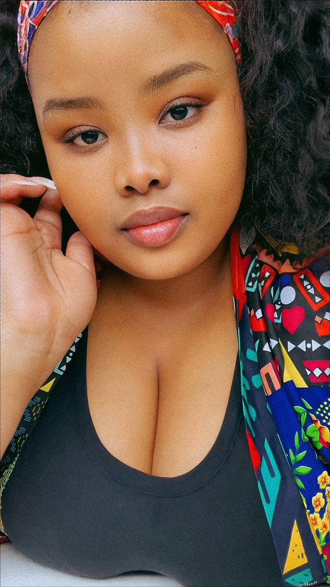 kgware_paballo's tweet photo. Fine face, no pimple ✨ https://t.co/Rjh7kTBA1L