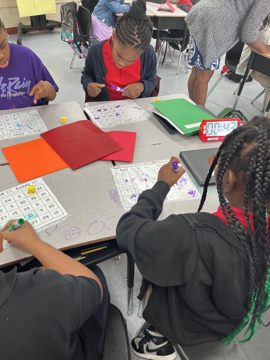 lkpigott's tweet photo. Workstations @BlackshearEHISD have 🚀🚀🚀! Ss are excited to learn, Ts are excited to facilitate, scaffold and support the learning! It gets no better than this! EVERYTIME a new component is added, the Ts go ABOVE and BEYOND what’s imagined! @stredit @StephaneeDorsey @AMLandryMEd https://t.co/8PHWbscKym