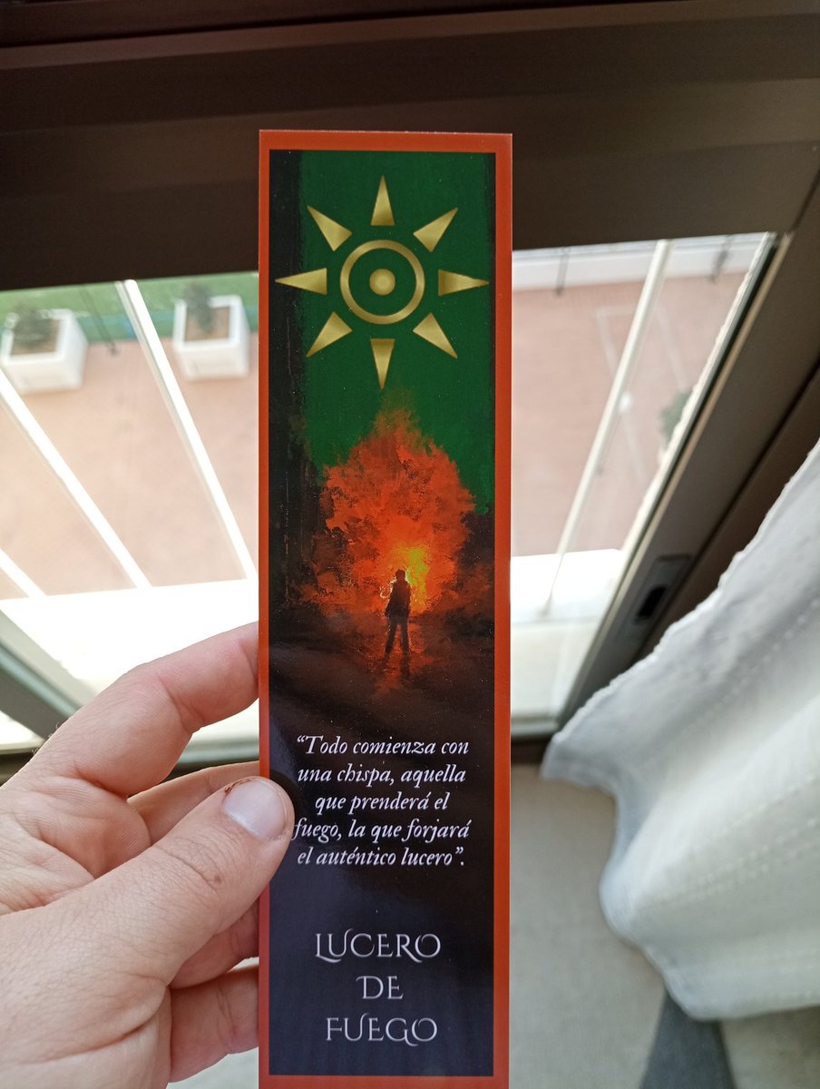 HDalmasia's tweet image. Preparando las cositas para el #LibroforumSevilla. Pasaros y además del buen rato os lleváis uno de estos.  @KmleonBooks