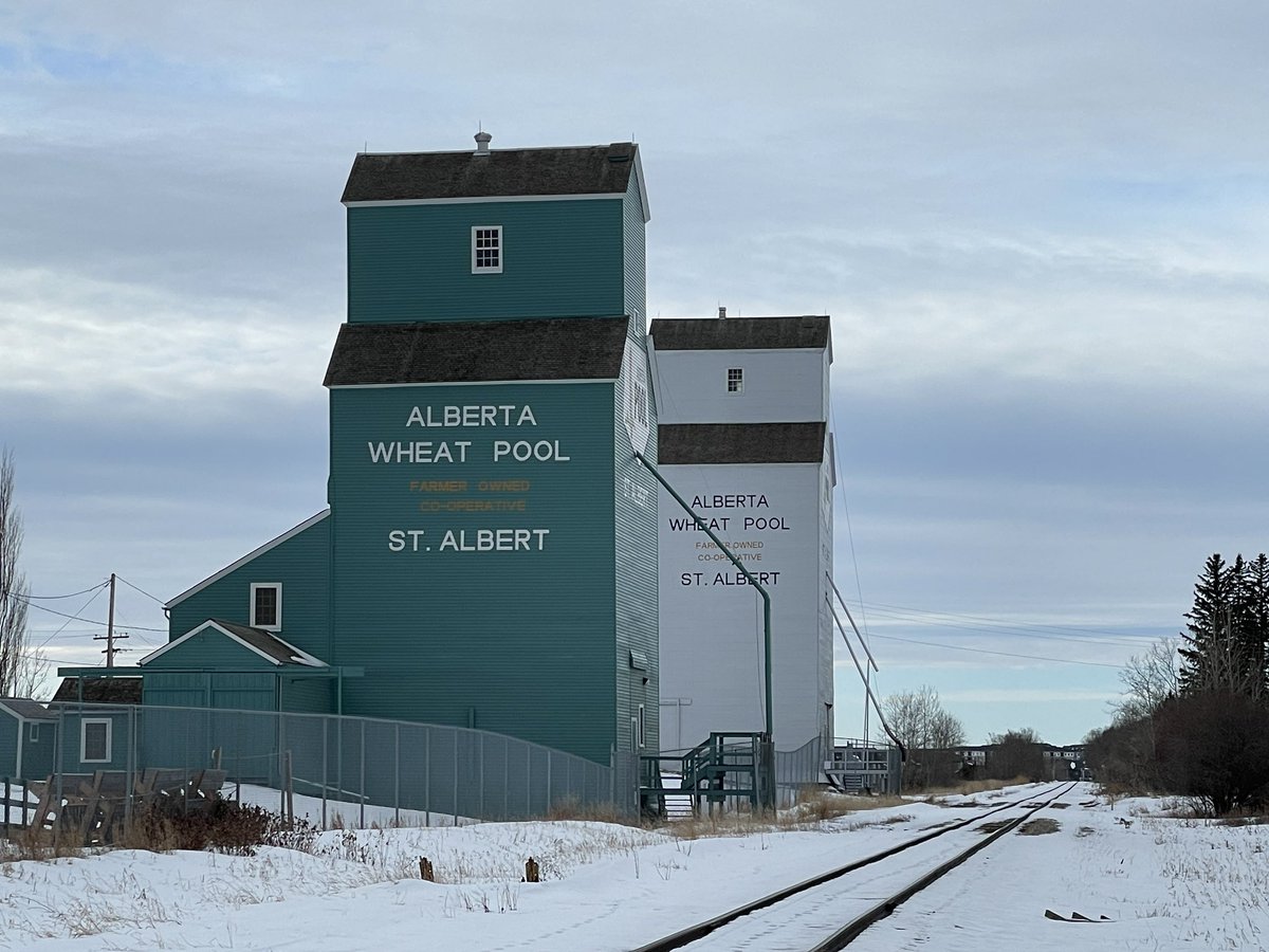Shelley17237731's tweet photo. rain elevators used to be everywhere across Western North America a 100 yrs ago. Inspiration for @londonstereo GWW challenge.. trying to capture life in my neighborhood #canadianstereoscopicview #alberta #stalbert #canada #sigfy #stereo #stereoscopy #3dstereo #3dphoto https://t.co/SrucstQWrB