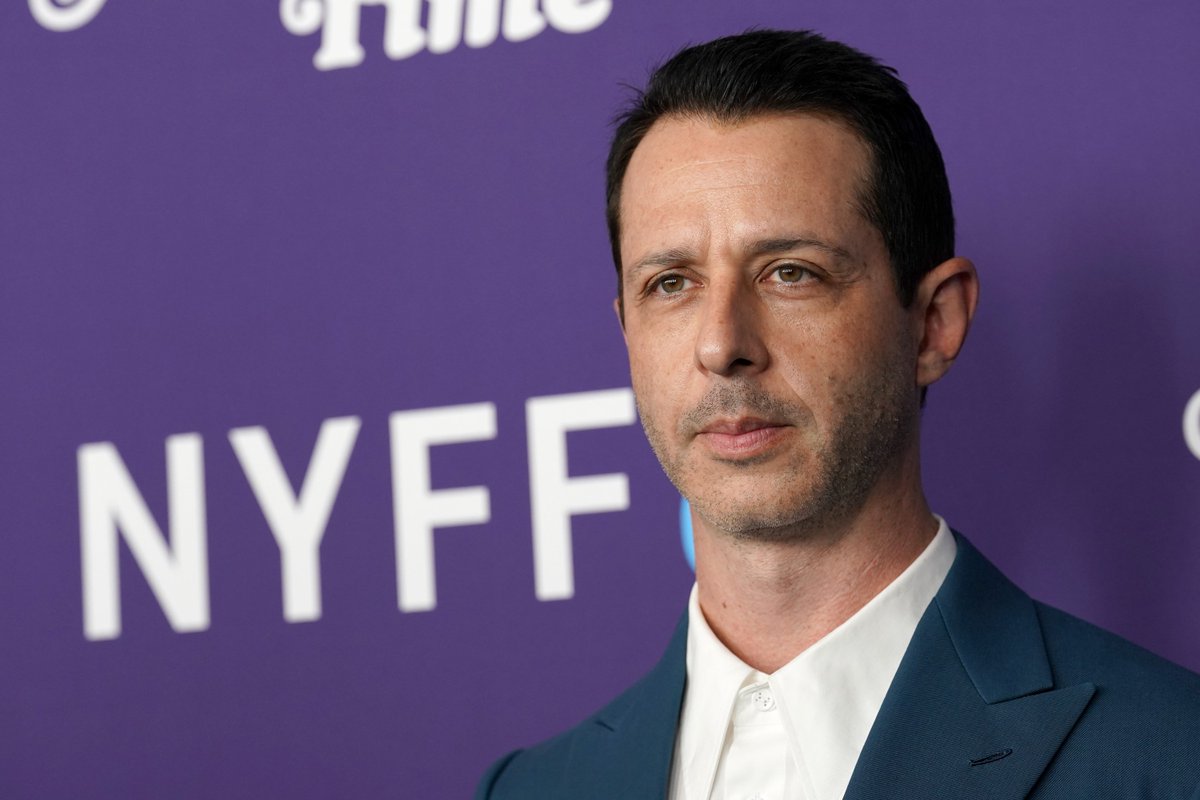 Primetimer on Twitter "Jeremy Strong still can’t seem to separate