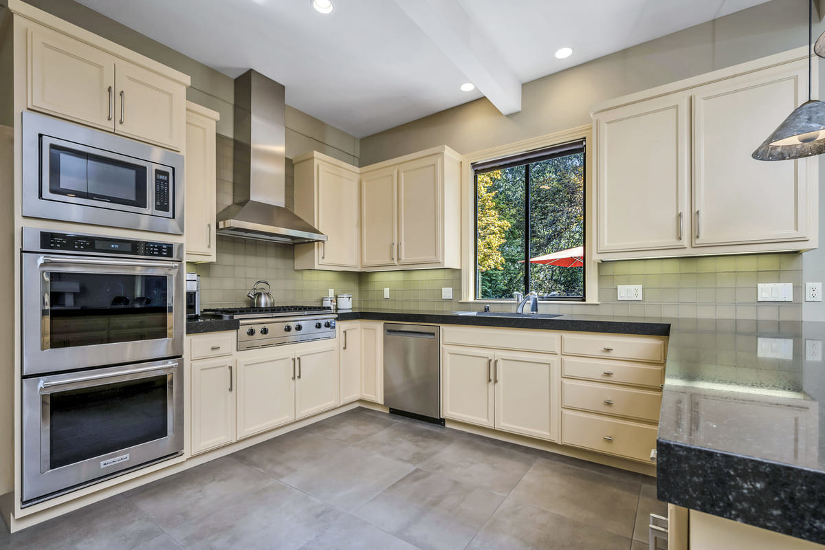 sthelenare's tweet photo. Every inch of this house encourages you to slow down and enjoy the moment!

📍188 KNOLL PL, ST. HELENA, CA

For more info contact Gail:
GAIL0634@GMAIL.COM
DIRECT 707.291.0156 https://t.co/43vw31SEQl