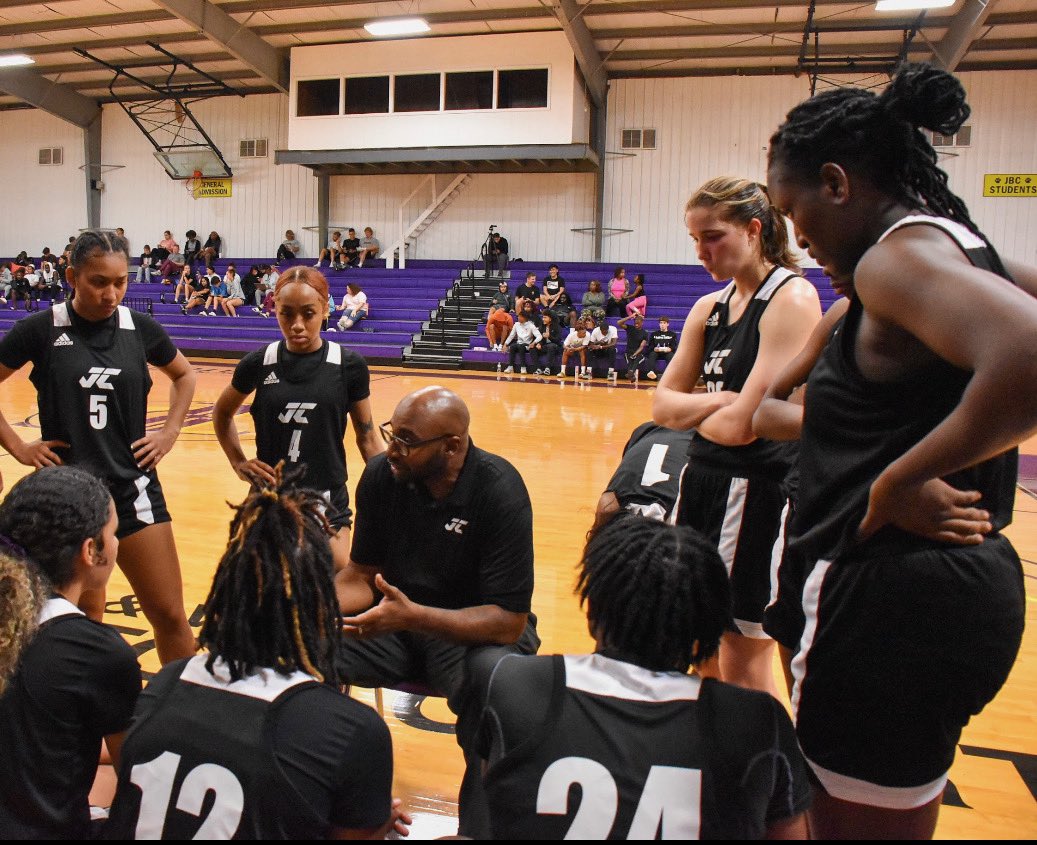 Fred House became Interim HC of @WBBJacksonville in October 2022. He sharpened his coaching chops at several TX institutions and in the NBA G-League after a decorated professional playing career. Coach House is dedicated to helping young people succeed in life above all else.
