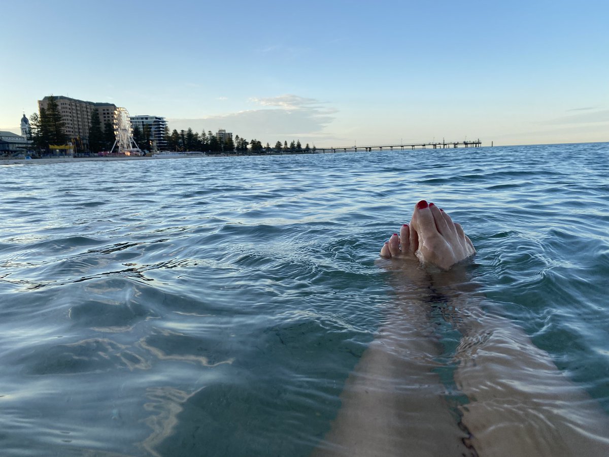 billie_bonevski's tweet photo. A pre-work run and swim. Nothing better. #Glenelg #SAheatwave #LuckyMe https://t.co/v1LBoBbRvt