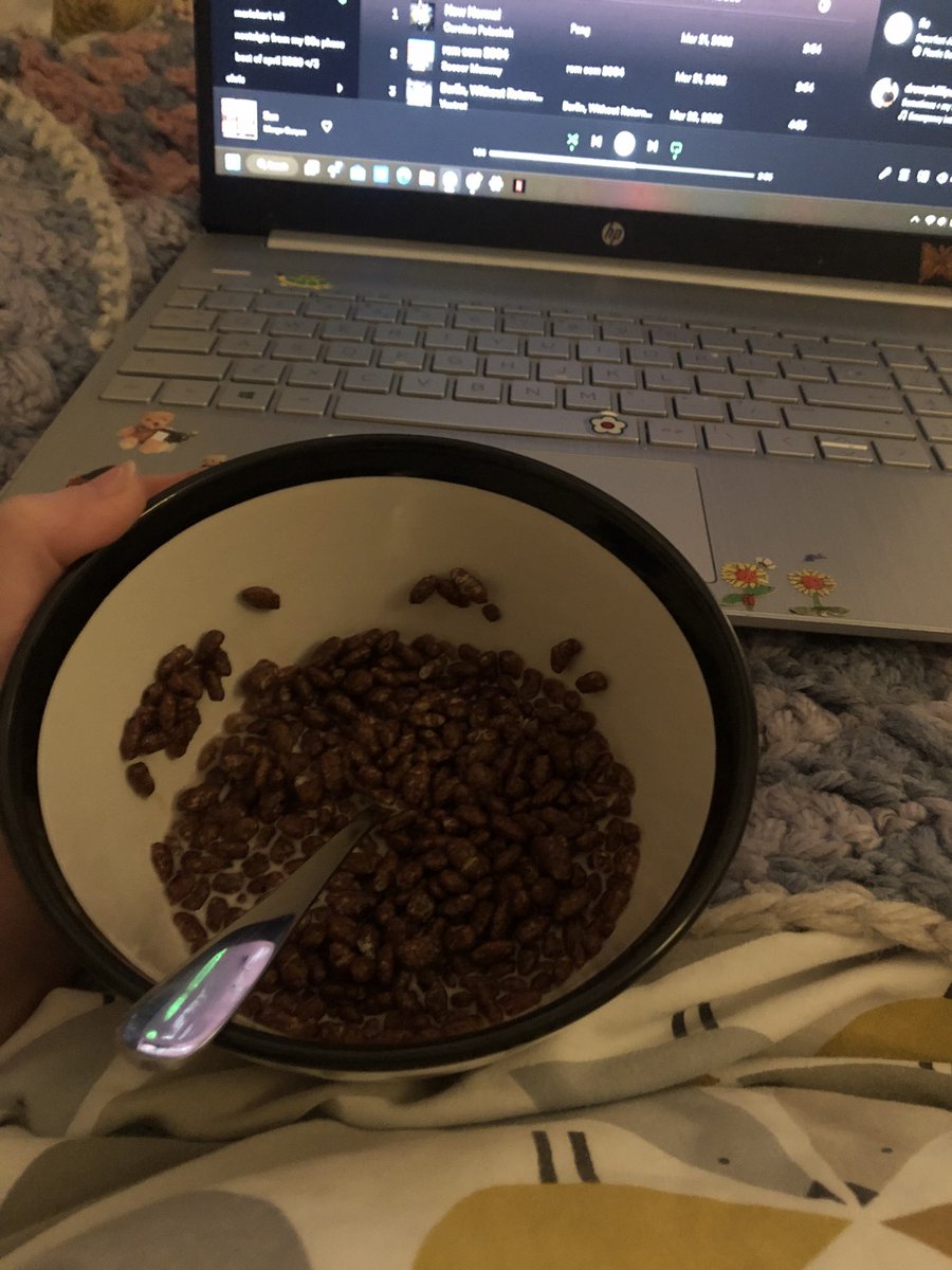 pretzelpilled's tweet photo. eating coco pops in bed at 9pm because I WANT TO!!!!! :) :) https://t.co/bwrxwLTr1h
