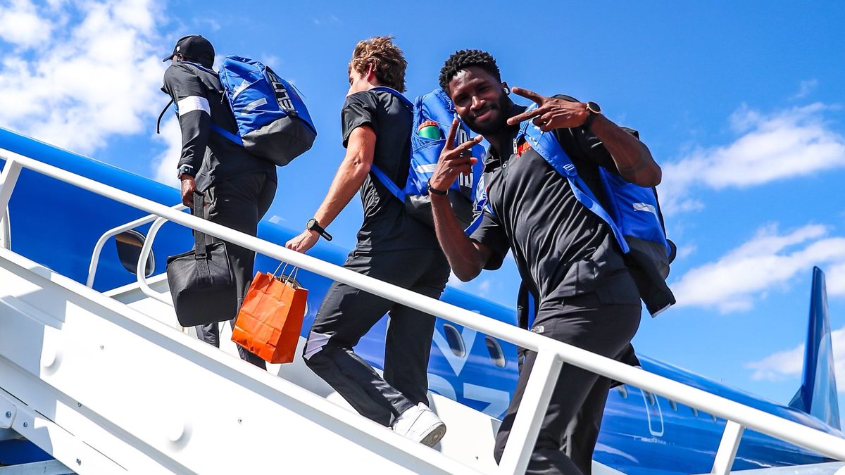 GatorsTF's tweet photo. 🛫 SEC Indoors 

#GoGators 🐊 https://t.co/13SEt9O90m